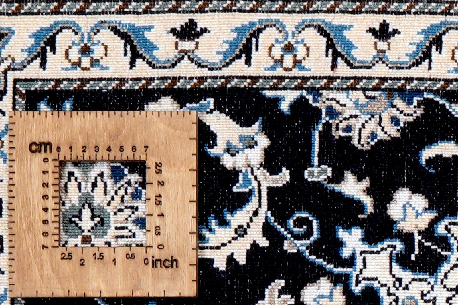 Nain 12La — Hand-knotted, 60x88 cm, Blue, 100% Virgin Wool | View 8
