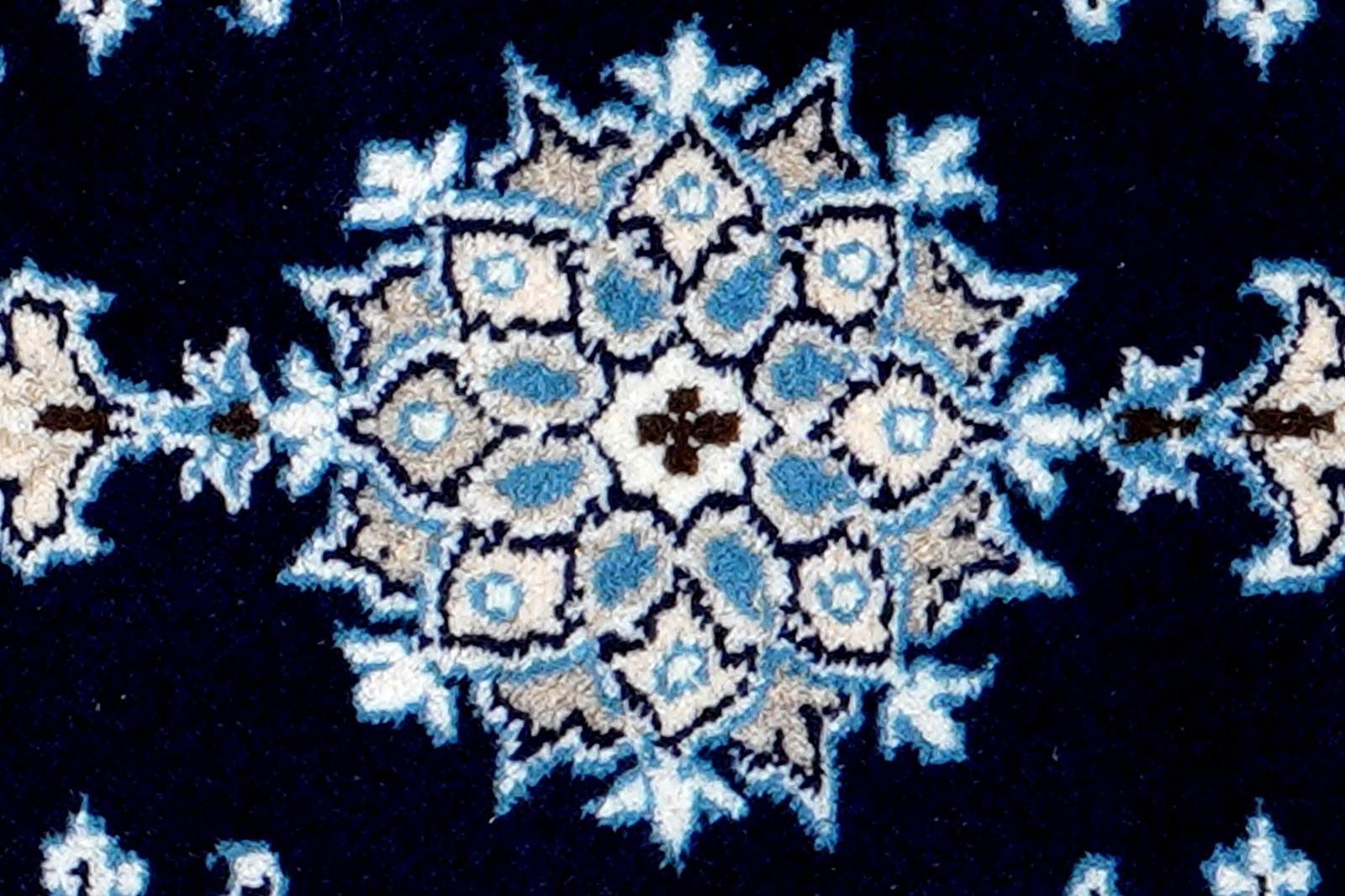 Nain 12La — Hand-knotted, 39x60 cm, Blue, 100% Virgin Wool | View 6
