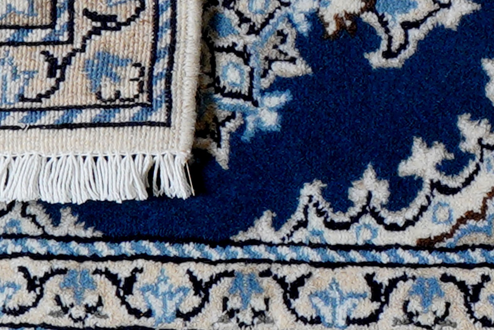 Nain 12La — Hand-knotted, 40x56 cm, Blue, 100% Virgin Wool | View 7