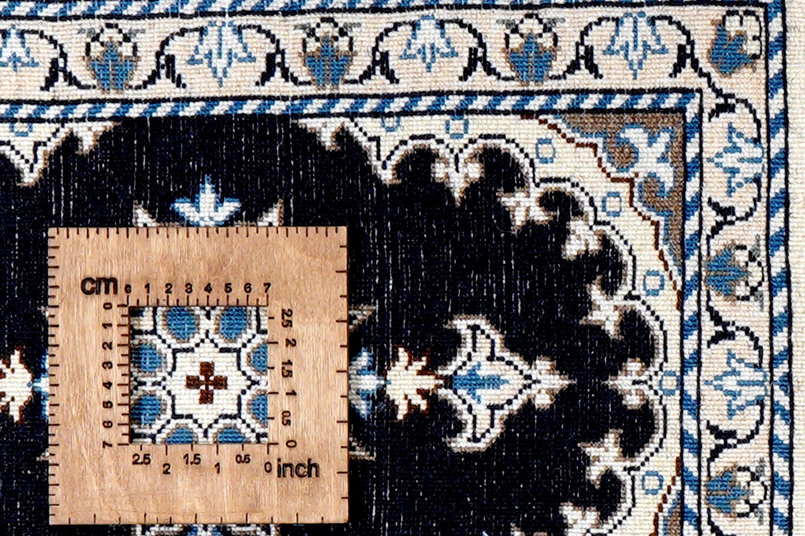 Nain 12La — Hand-knotted, 40x62 cm, Blue, 100% Virgin Wool | View 8