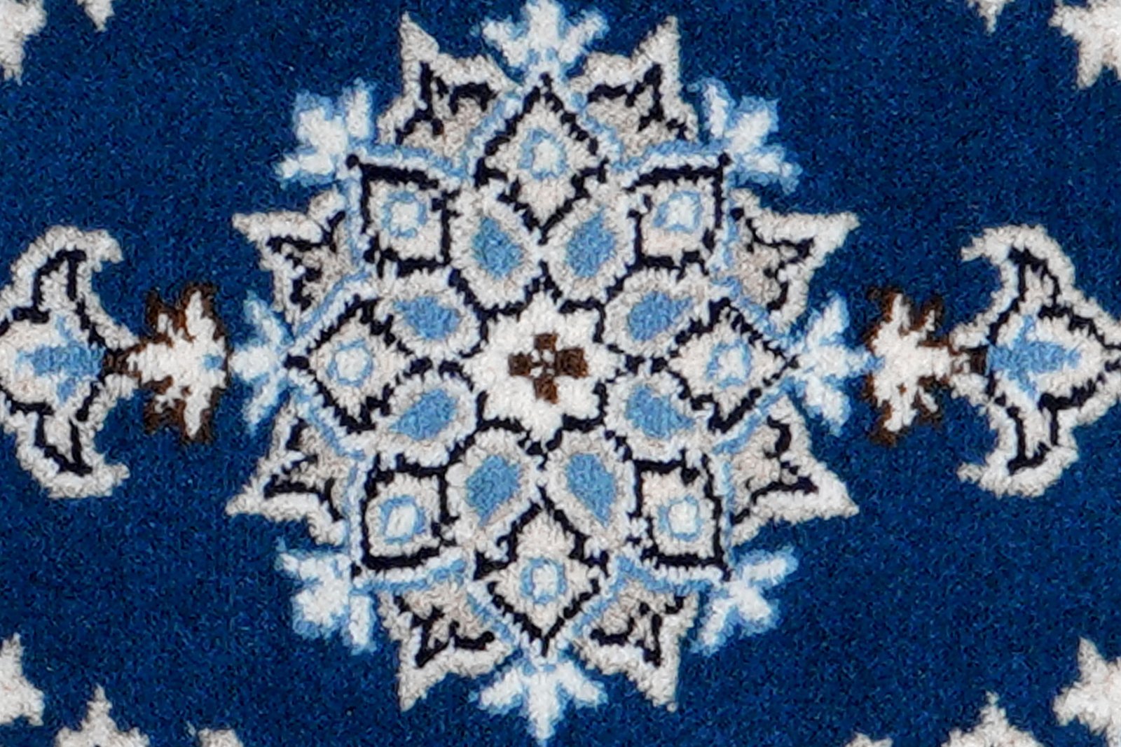 Nain 12La — Hand-knotted, 39x57 cm, Blue, 100% Virgin Wool | View 6