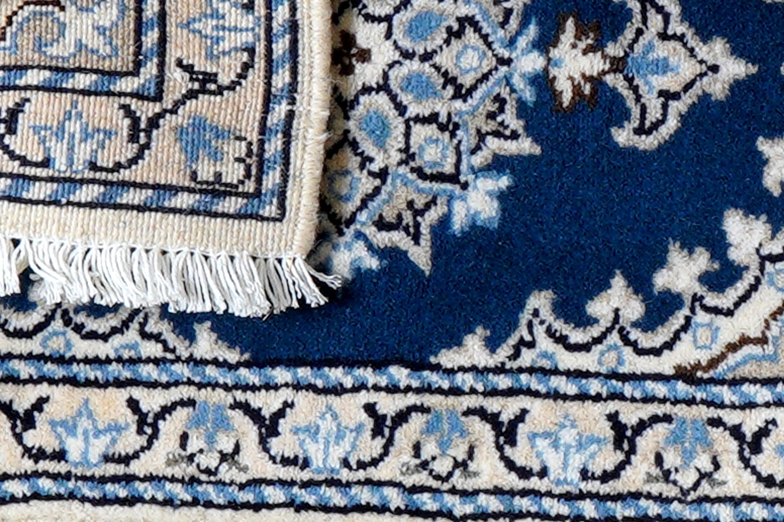 Nain 12La — Hand-knotted, 39x57 cm, Blue, 100% Virgin Wool | View 7