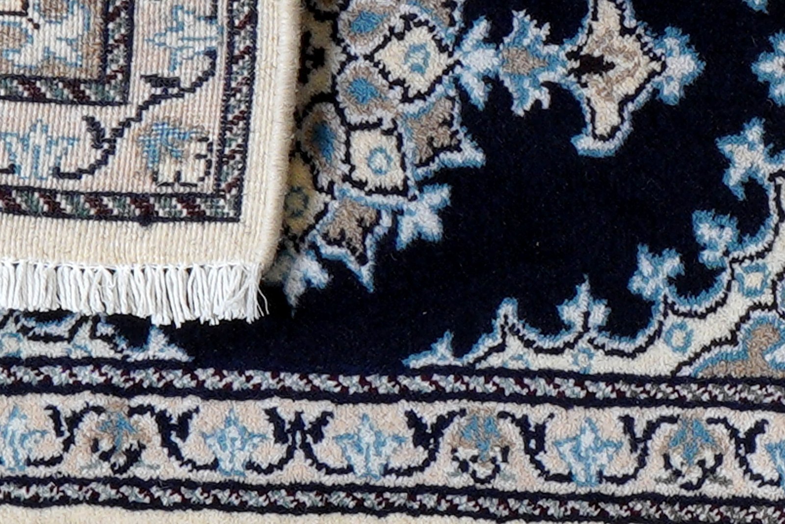 Nain 12La — Hand-knotted, 41x61 cm, Blue, 100% Virgin Wool | View 7