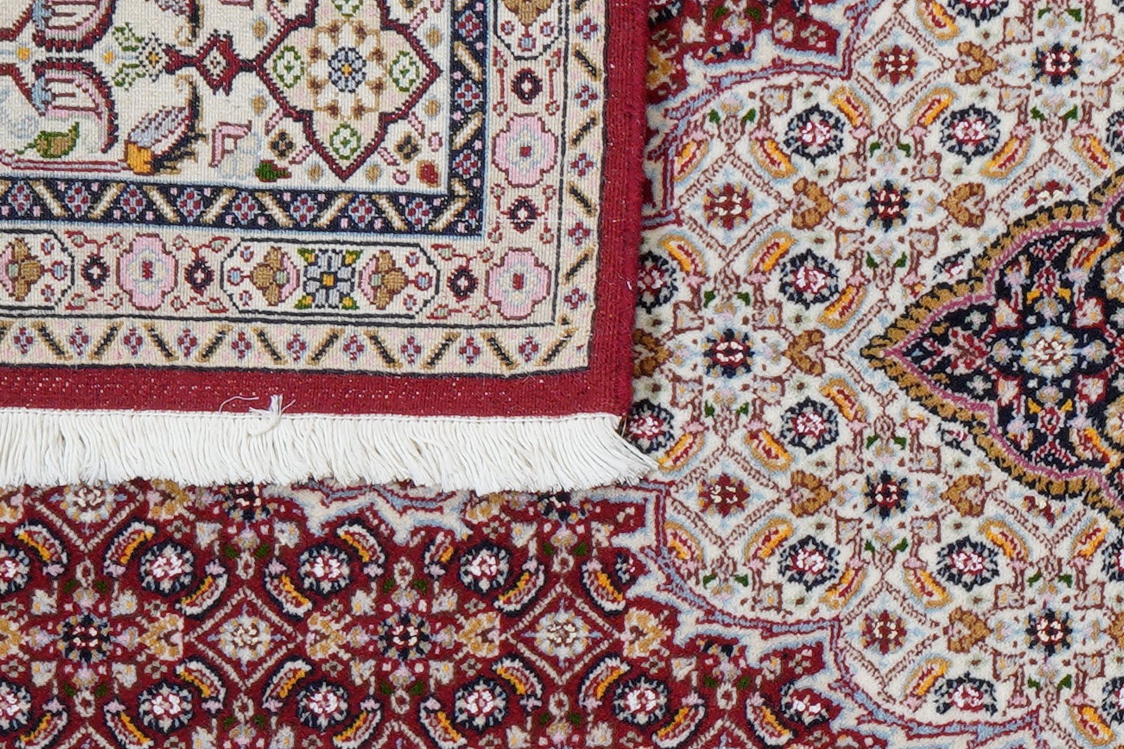 Moud Mahi — Hand-knotted, 143x193 cm, Red, 100% Virgin Wool | View 7