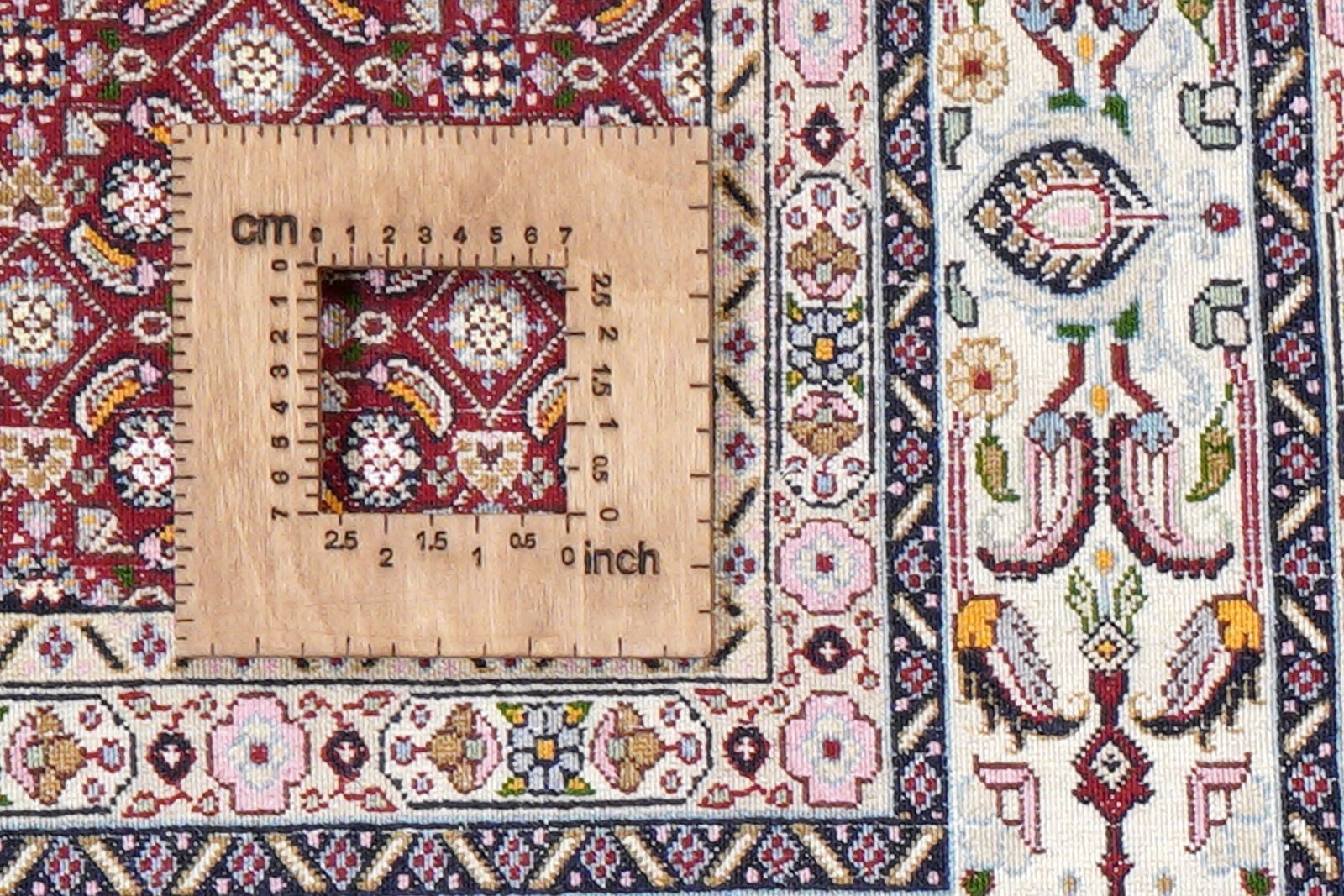 Moud Mahi — Hand-knotted, 143x193 cm, Red, 100% Virgin Wool | View 8