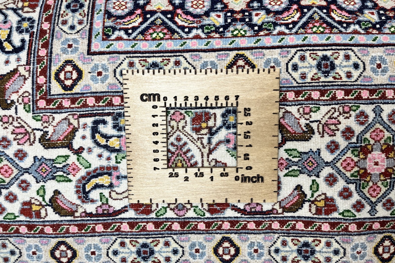 Moud Mahi — Hand-knotted, 150x201 cm, Beige, 100% Virgin Wool | View 11