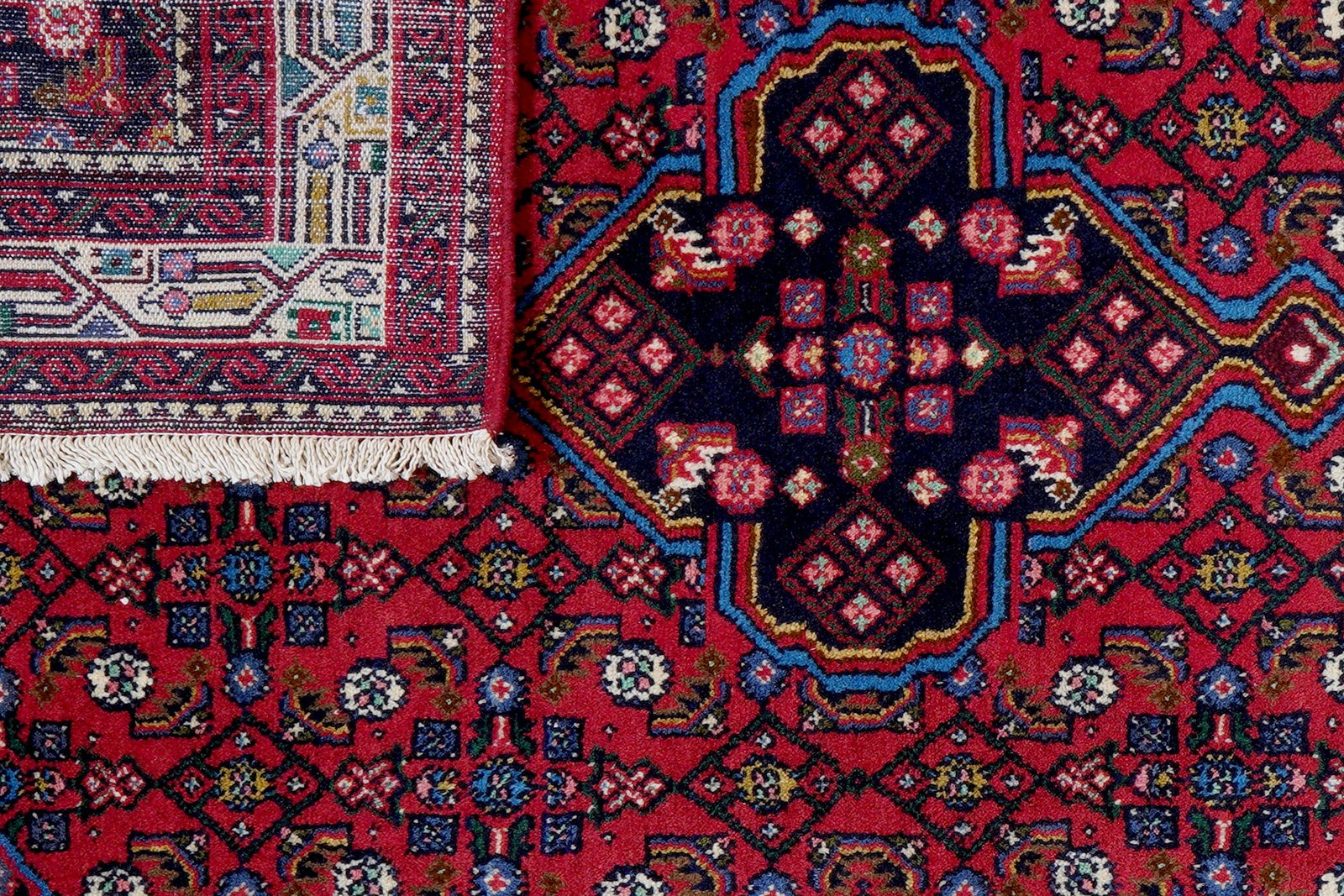 Assadabad — Hand-knotted, 113x163 cm, Red, 100% Virgin Wool | View 7