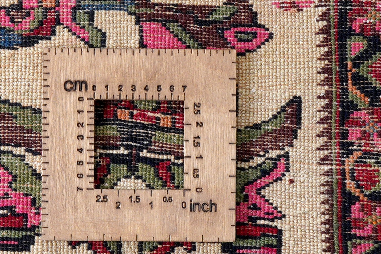 Afshar — Hand-knotted, 45x34 cm, Beige, 100% Virgin Wool | View 8