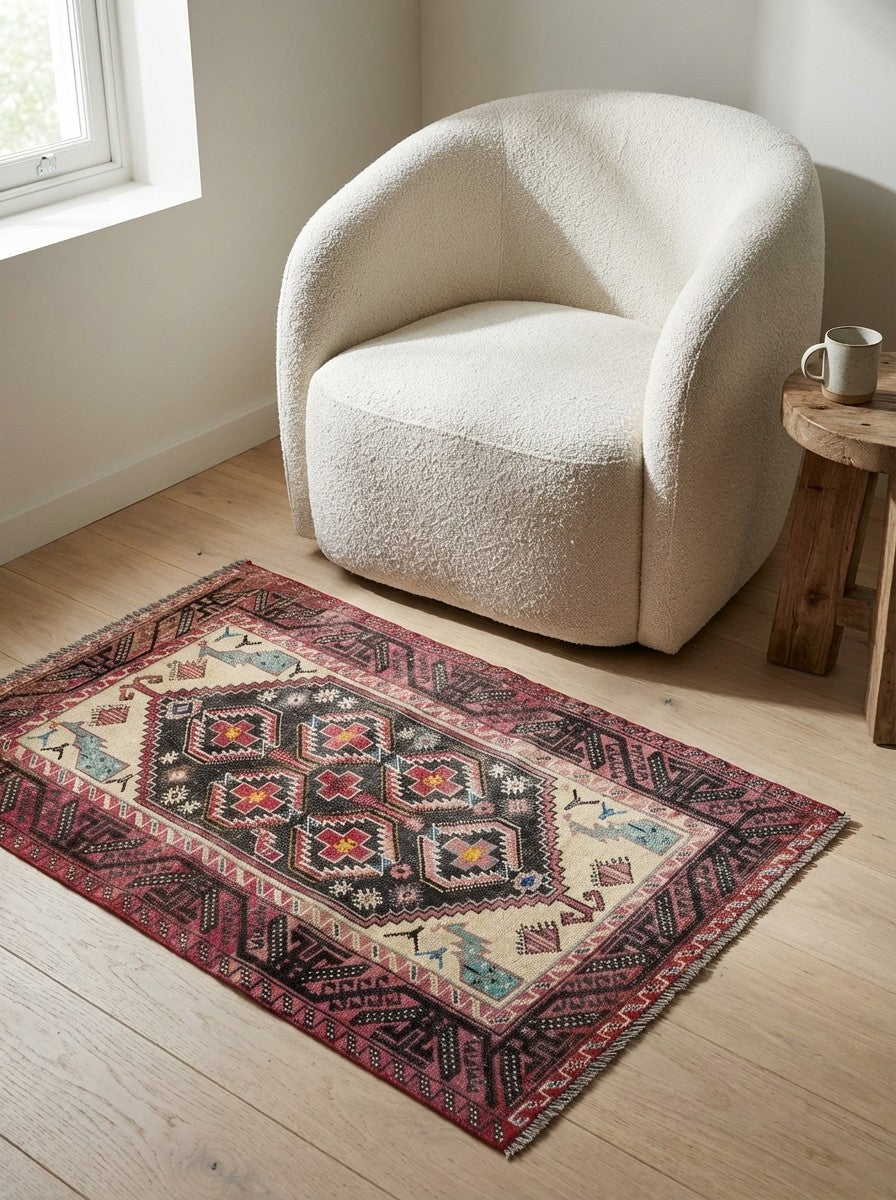 Heritage — Hand-knotted, 104x158 cm, Beige, 100% Virgin Wool | Detail view