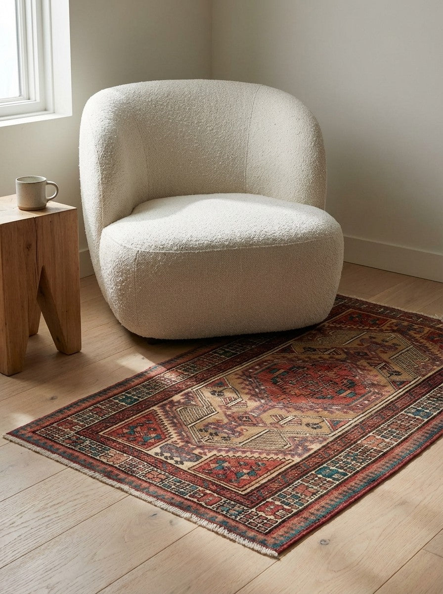 Heritage — Hand-knotted, 94x168 cm, Brown, 100% Virgin Wool | Detail view
