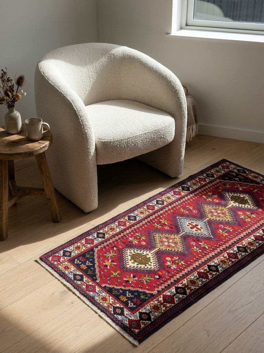 Yalameh — Hand-knotted, 84x191 cm, Red, 100% Virgin Wool | Detail view