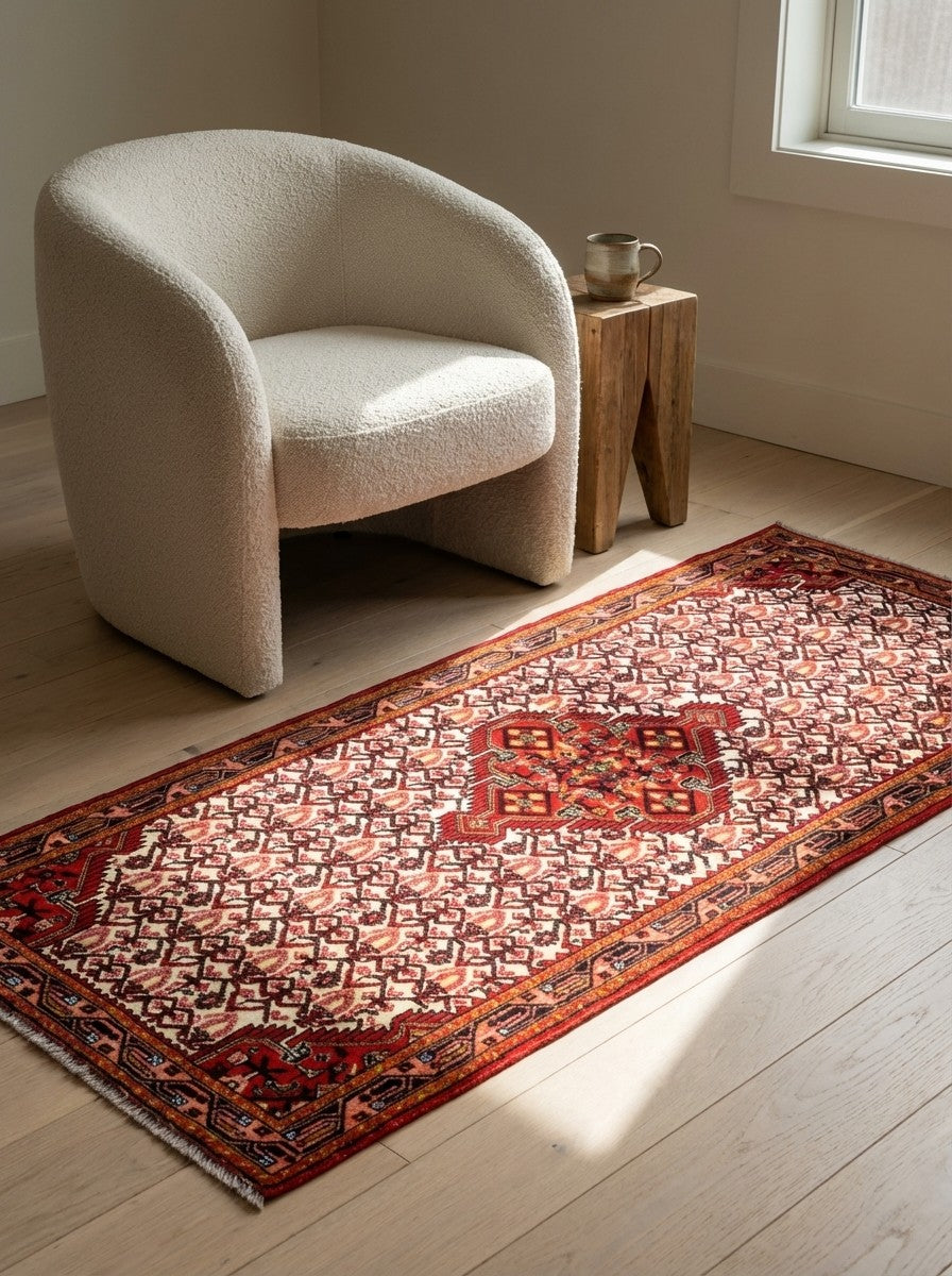 Assadabad — Hand-knotted, 81x189 cm, Beige, 100% Virgin Wool | Detail view
