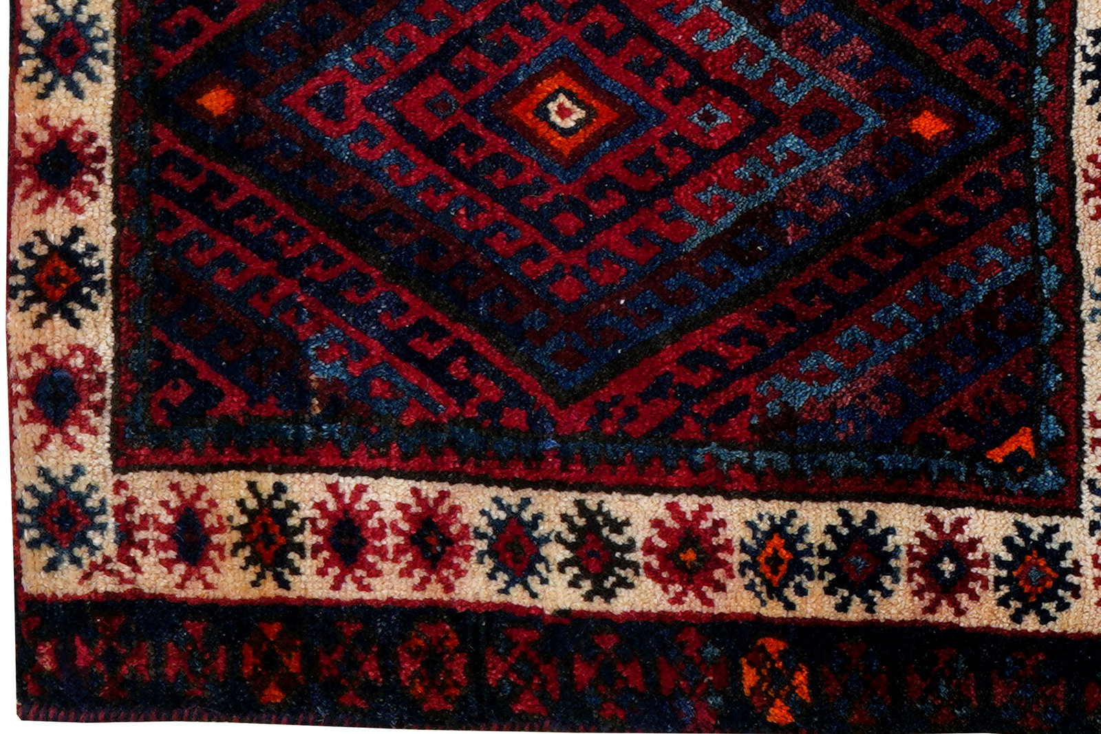 Khorjin — Handgefertigt, 140x100 cm, Beige, 100% Virgin Wool | Back view