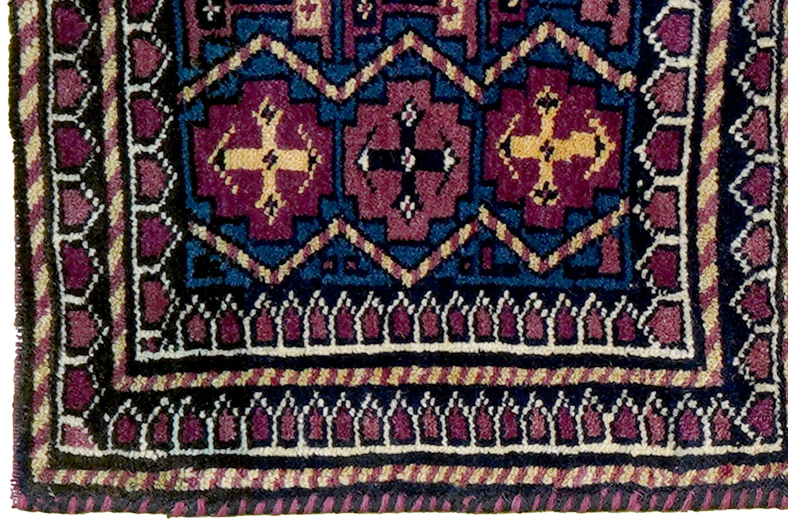 Khorjin — Handgefertigt, 80x45 cm, Bunt, 100% Virgin Wool | Back view