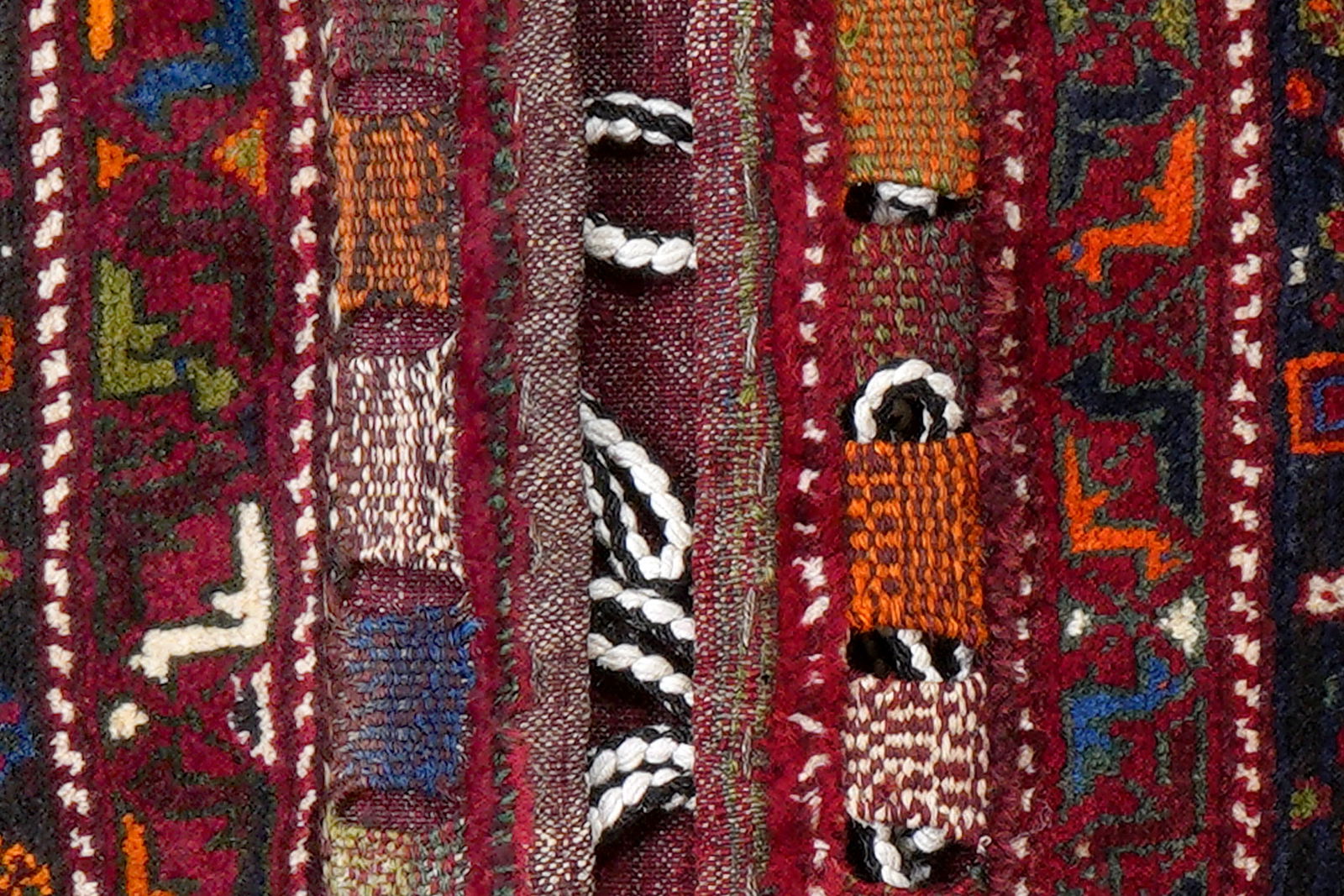 Khorjin — Handgefertigt, 117x65 cm, Rot, 100% Virgin Wool | View 6