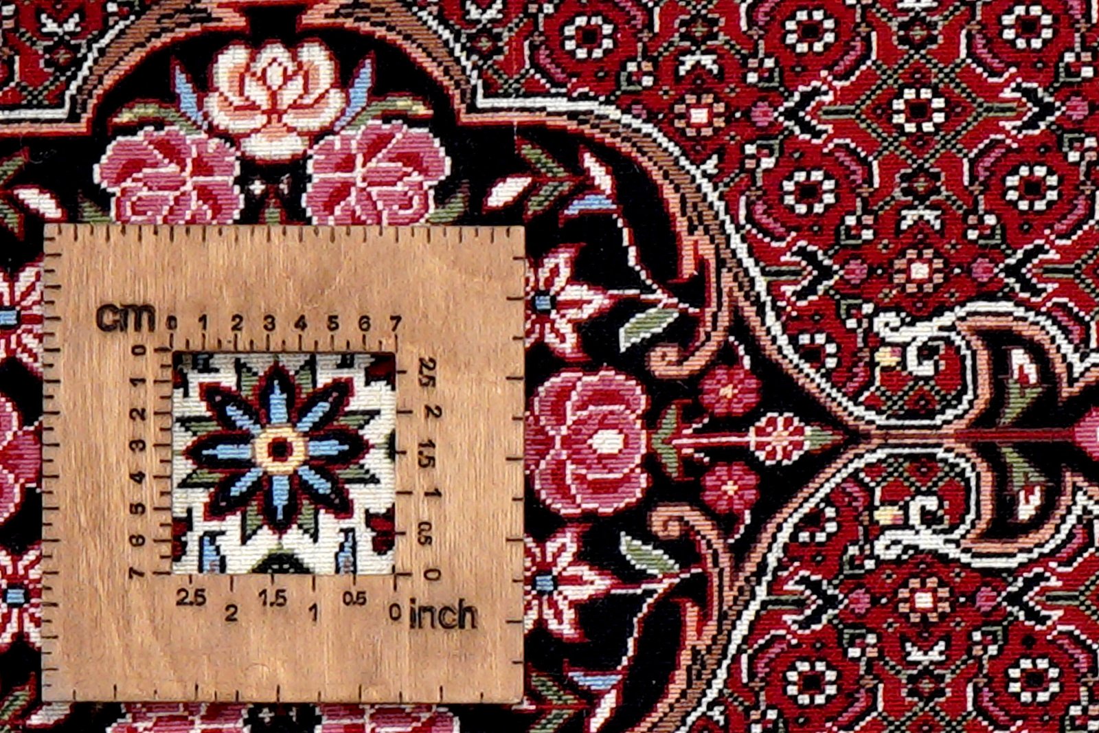Bidjar Bookan — Hand-knotted, 75x160 cm, Red, 95% Schurwolle, 5% Seide | View 8