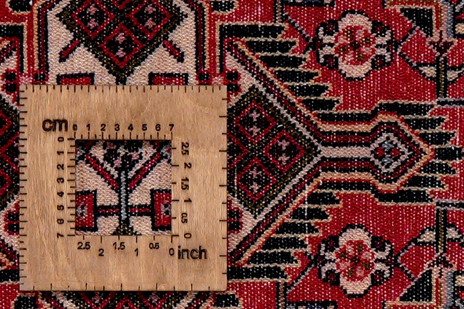 Assadabad — Hand-knotted, 81x130 cm, Red, 100% Virgin Wool | View 8