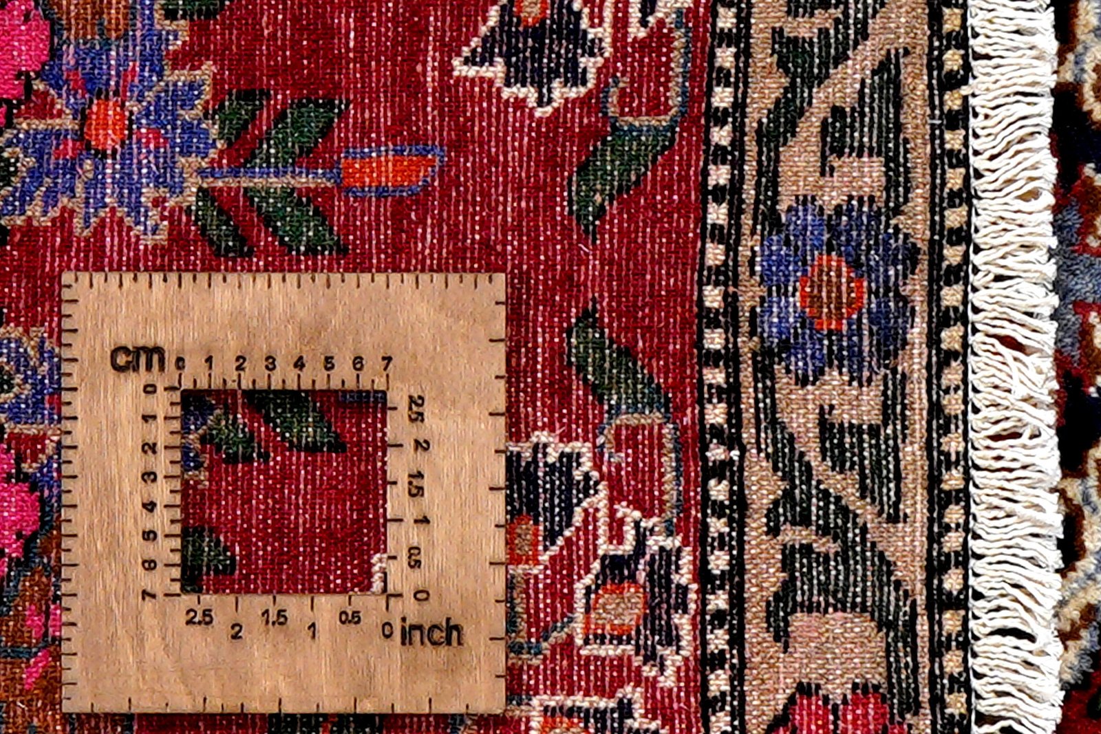 Saveh — Hand-knotted, 109x161 cm, Red, 100% Virgin Wool | View 8