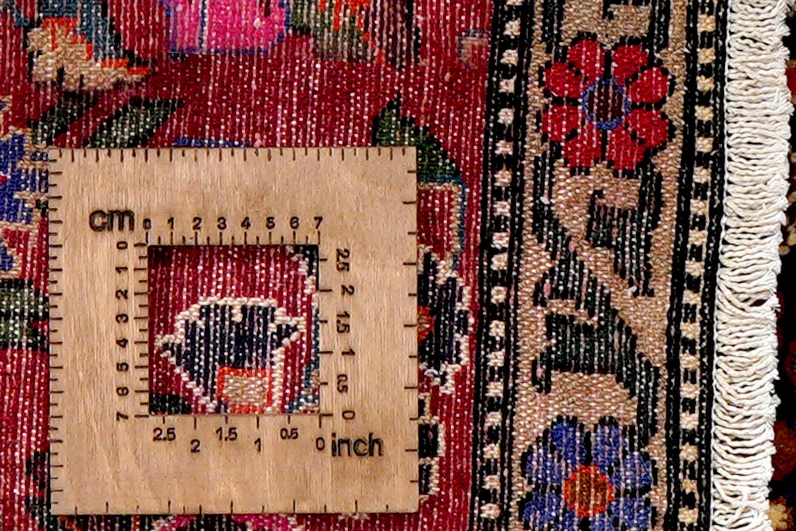 Saveh — Hand-knotted, 112x165 cm, Red, 100% Virgin Wool | View 8