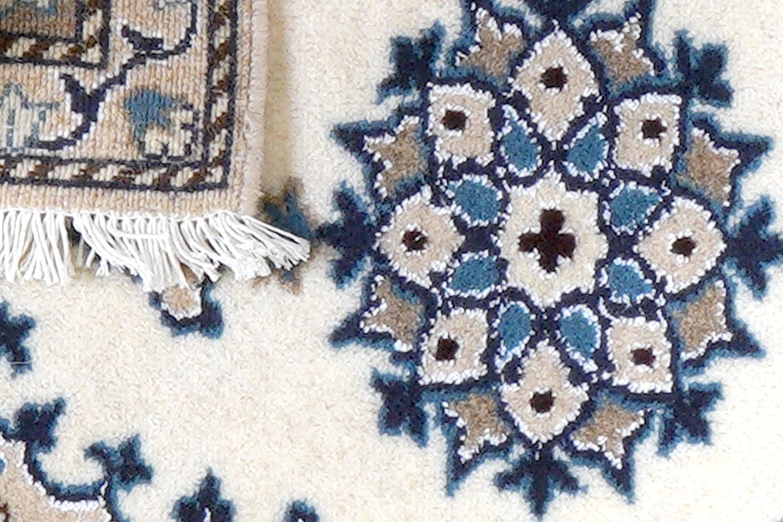 Nain 12La — Hand-knotted, 39x58 cm, Beige, 100% Virgin Wool | View 7