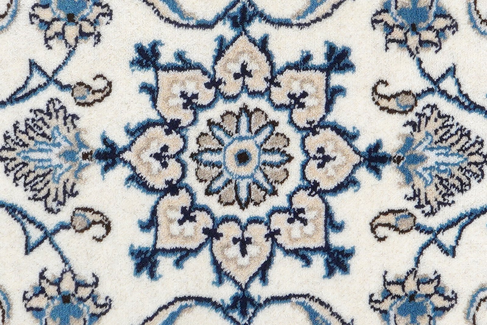 Nain 12La — Hand-knotted, 73x140 cm, Beige, 100% Virgin Wool | View 6