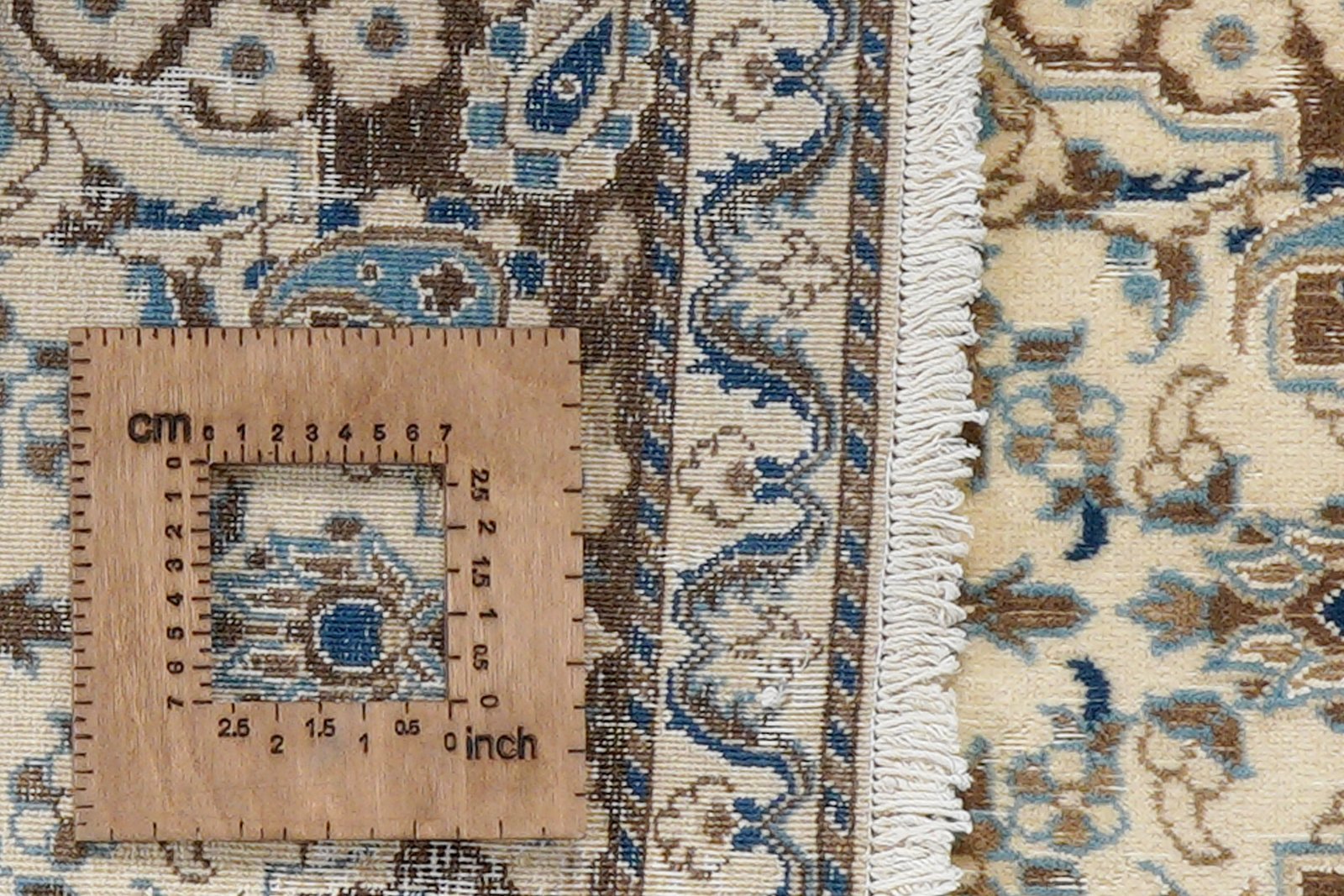 Heritage — Hand-knotted, 85x135 cm, Beige, 100% Virgin Wool | View 8