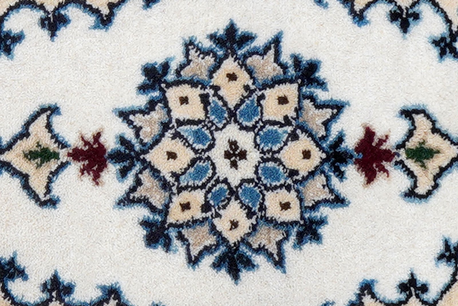 Nain 12La — Hand-knotted, 39x64 cm, Beige, 100% Virgin Wool | View 6