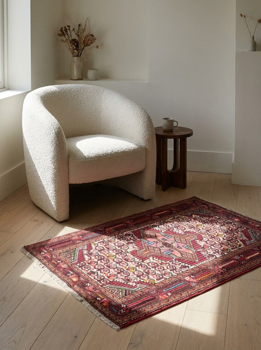 Assadabad — Hand-knotted, 80x116 cm, Beige, 100% Virgin Wool | Detail view
