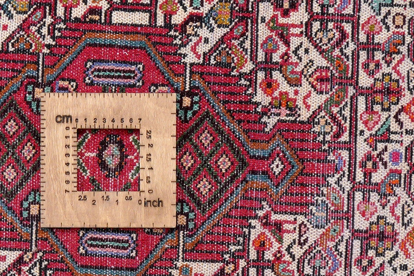 Assadabad — Hand-knotted, 86x121 cm, Beige, 100% Virgin Wool | View 8