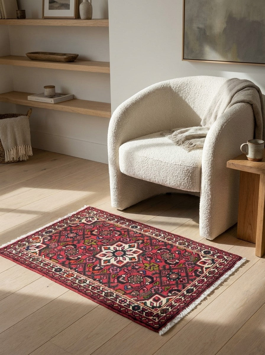 Hosseinabad — Hand-knotted, 64x90 cm, Red, 100% Virgin Wool | Detail view