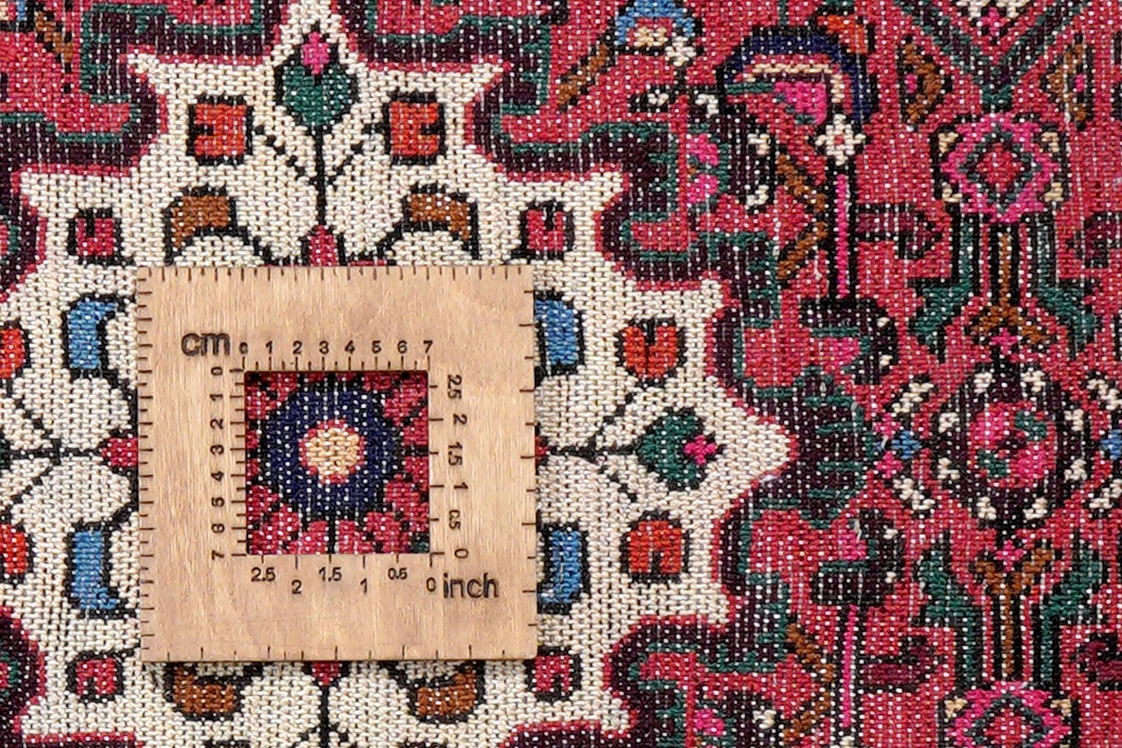 Hosseinabad — Hand-knotted, 102x146 cm, Red, 100% Virgin Wool | View 8
