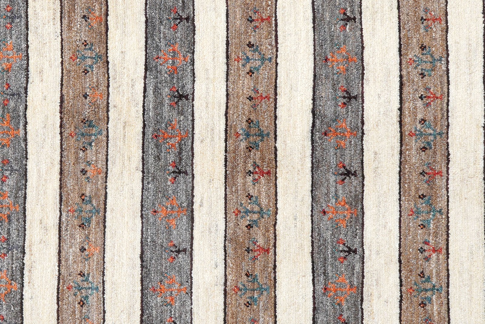 Gabbeh Sonnat — Hand-knotted, 152x203 cm, Beige, 100% Virgin Wool | View 6