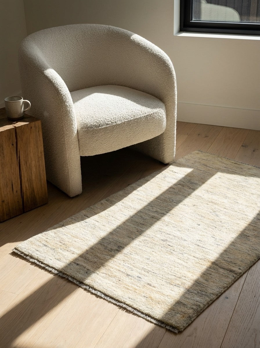 Gabbeh — Hand-knotted, 85x126 cm, Beige, 100% Virgin Wool | Detail view