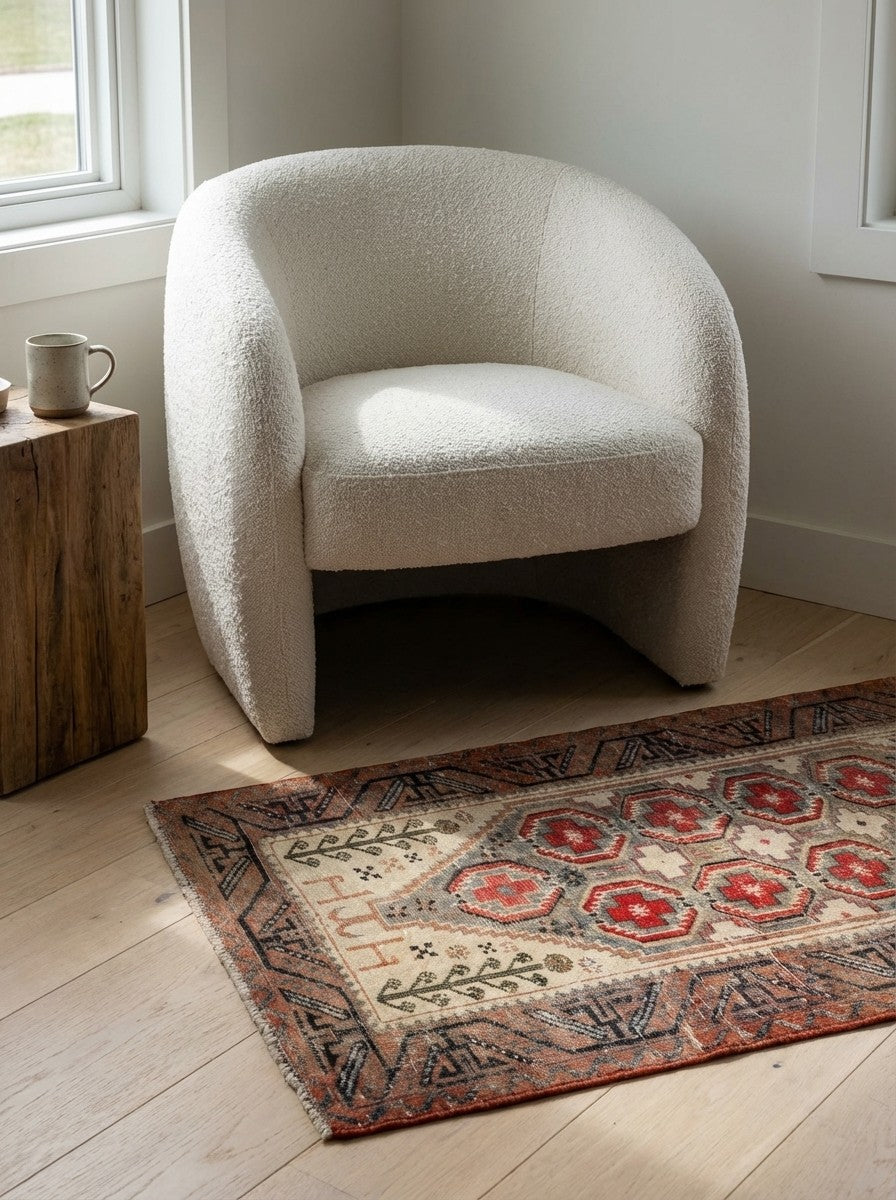 Heritage — Hand-knotted, 95x185 cm, Brown, 100% Virgin Wool | Detail view