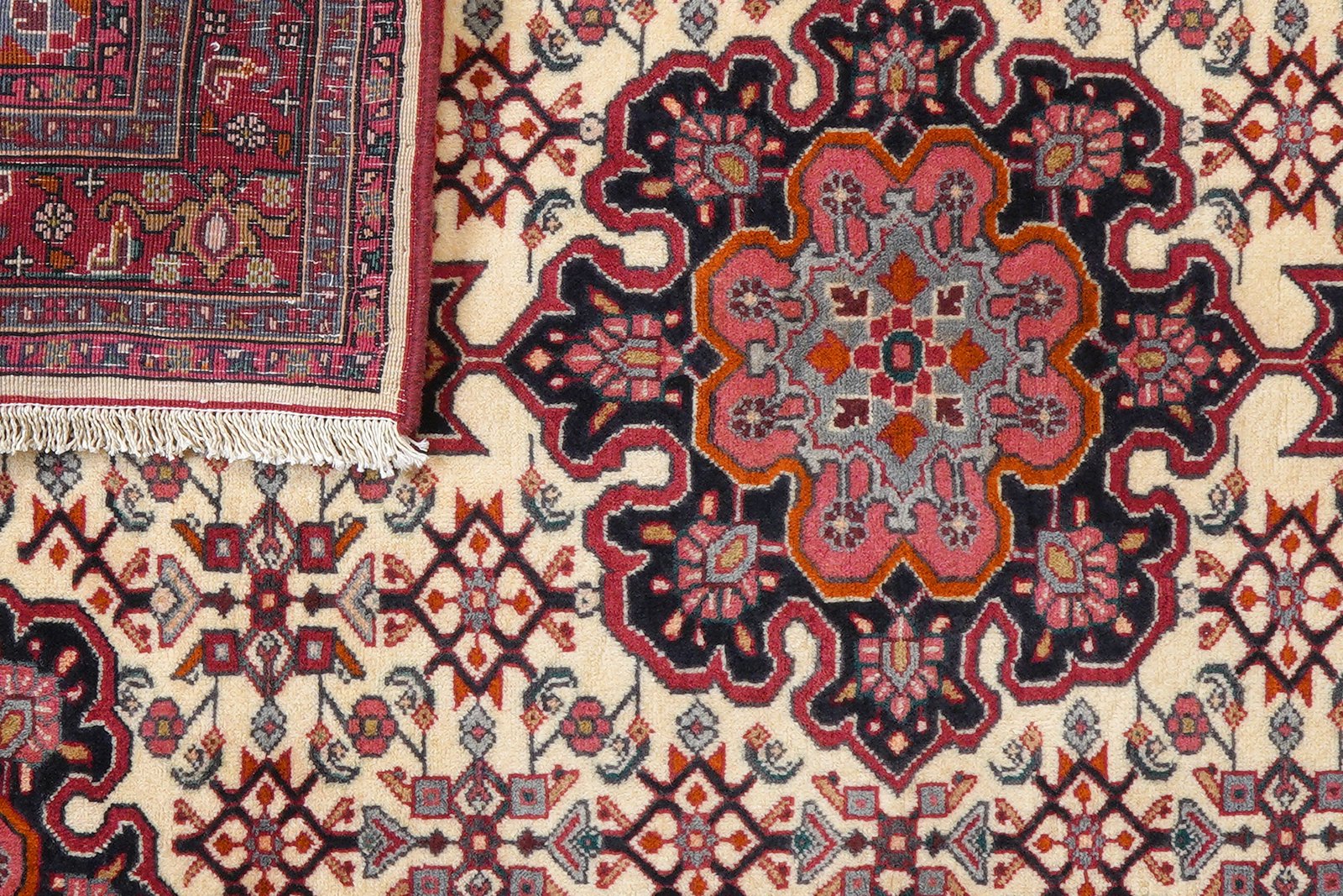 Bidjar Zandjan — Hand-knotted, 107x161 cm, Multicolor, 100% Virgin Wool | View 7