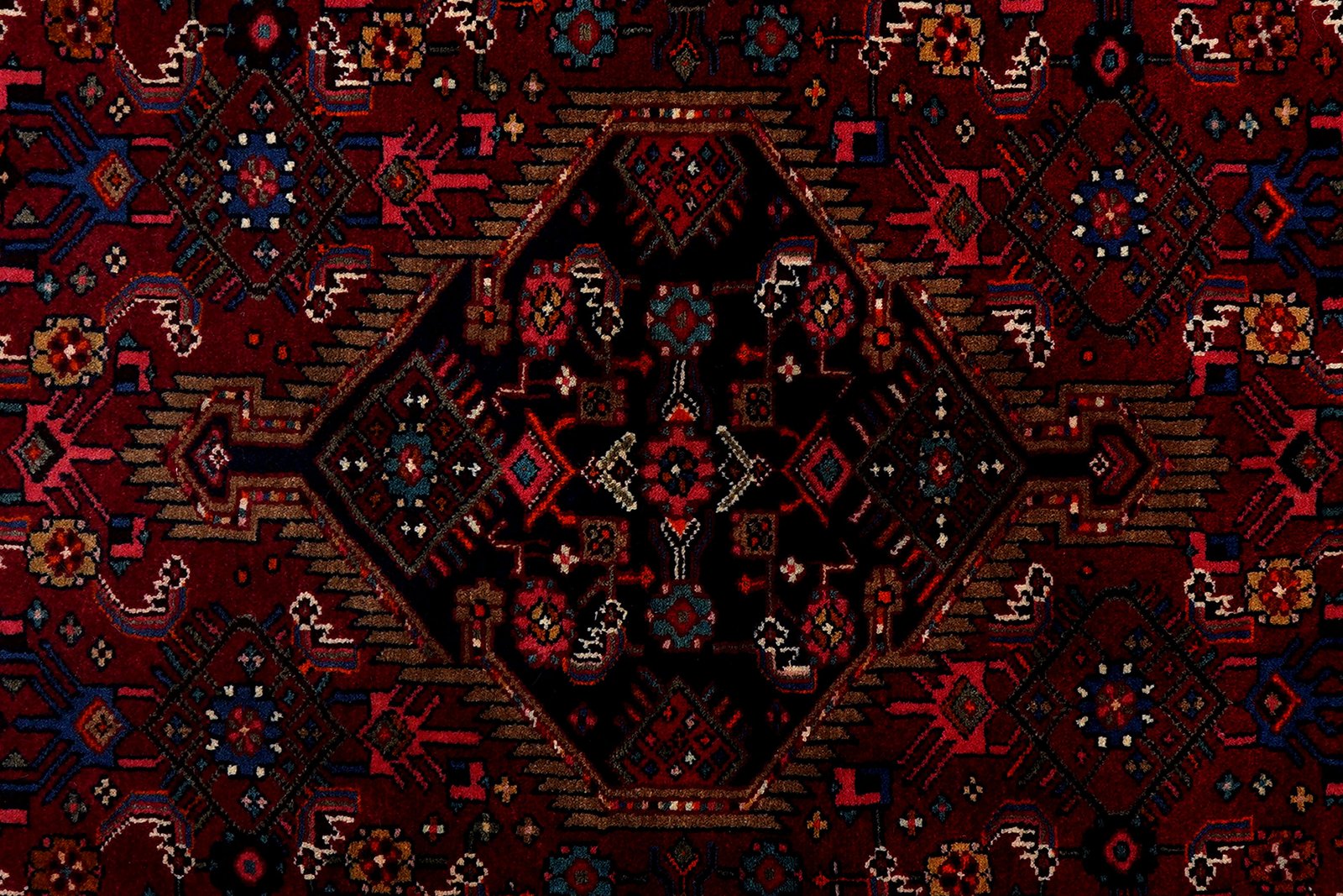 Assadabad — Hand-knotted, 137x248 cm, Red, 100% Virgin Wool | View 6