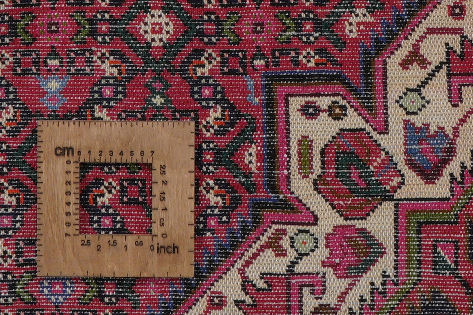 Hosseinabad — Hand-knotted, 151x191 cm, Red, 100% Virgin Wool | View 8