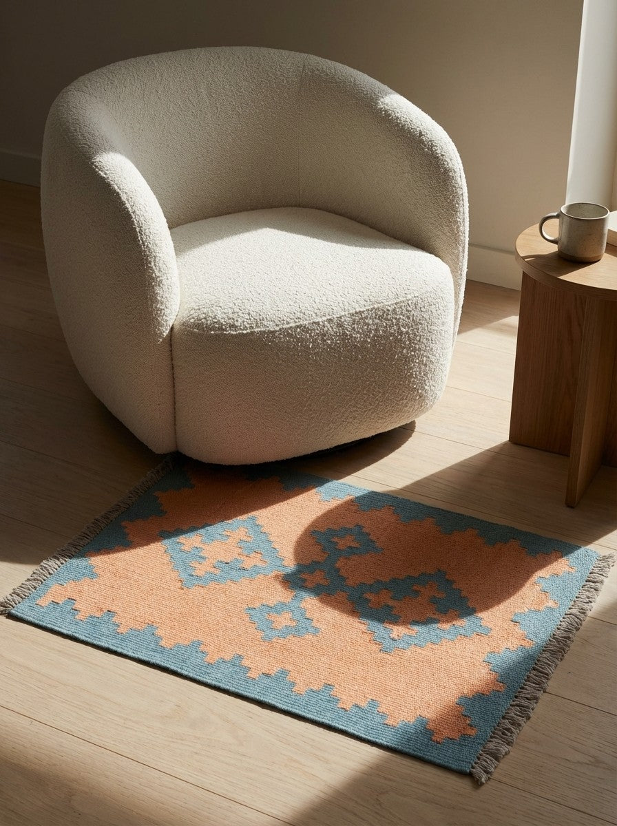 Kelim Gashgai — Handmade, 42x63 cm, Orange, 100% Virgin Wool | Detail view