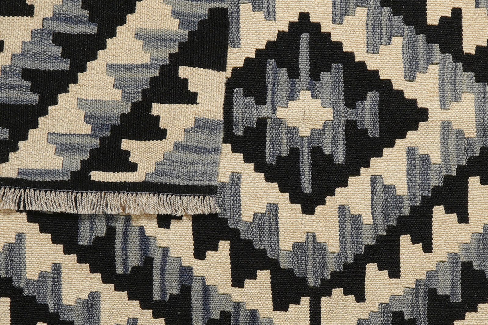 Kelim Gashgai — Handmade, 108x153 cm, Beige, 100% Virgin Wool | View 6
