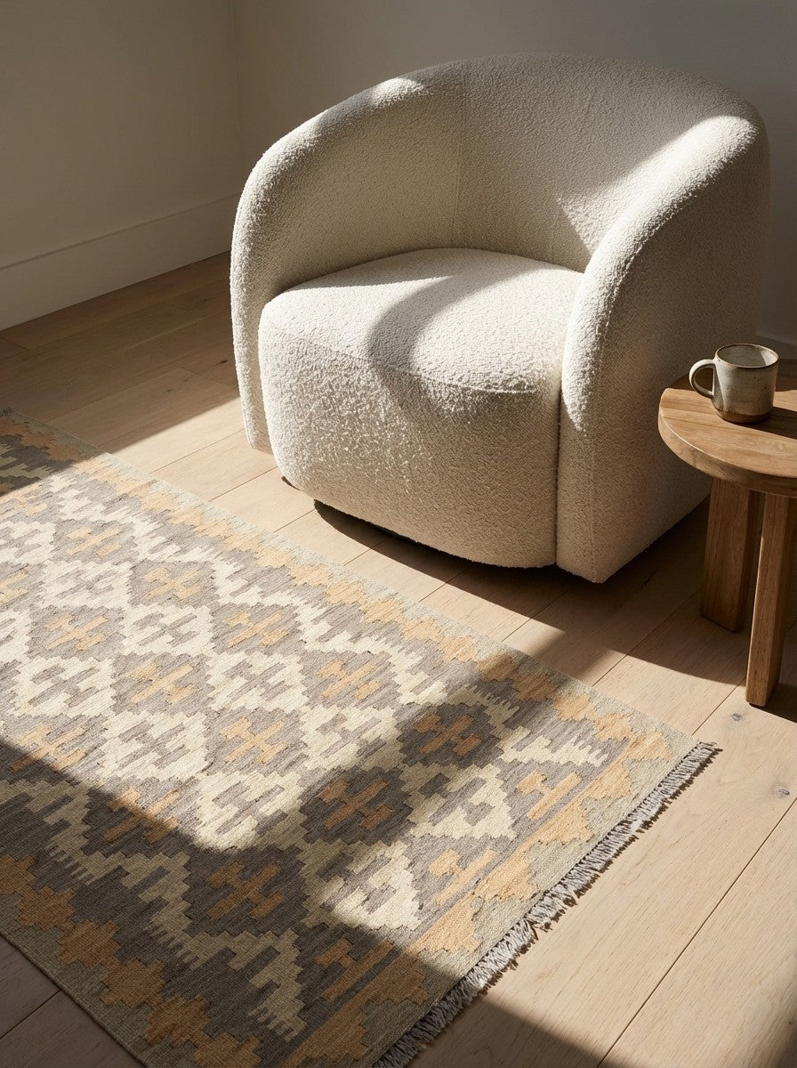 Kelim Gashgai — Handmade, 84x195 cm, Beige, 100% Virgin Wool | Detail view
