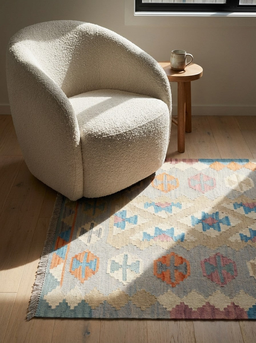 Kelim Gashgai — Handmade, 104x155 cm, Beige, 100% Virgin Wool | Detail view