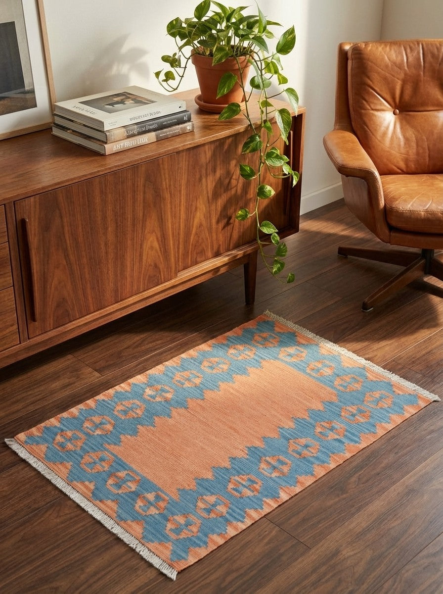 Kelim Gashgai — Handmade, 84x126 cm, Orange, 100% Virgin Wool | Back view