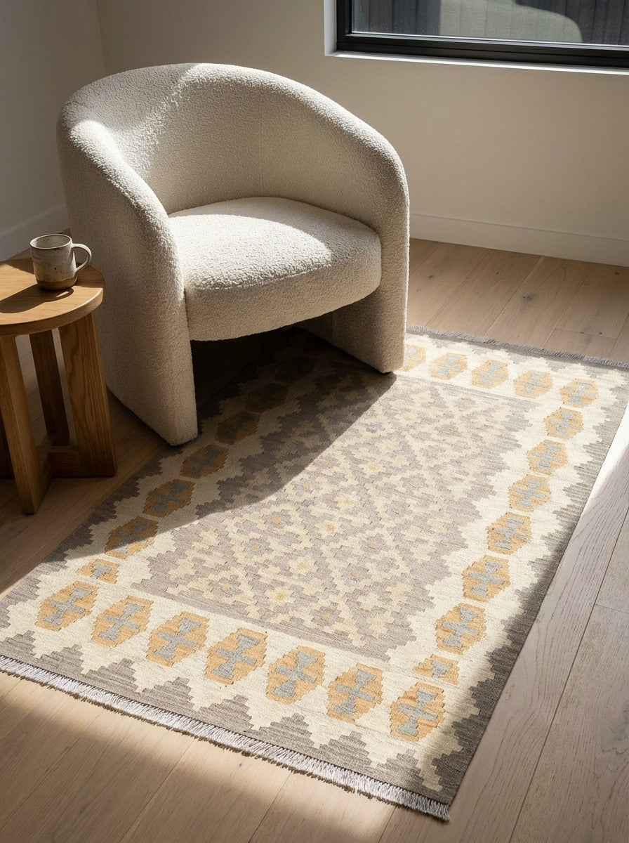 Kelim Gashgai — Handmade, 103x144 cm, Grey, 100% Virgin Wool | Detail view