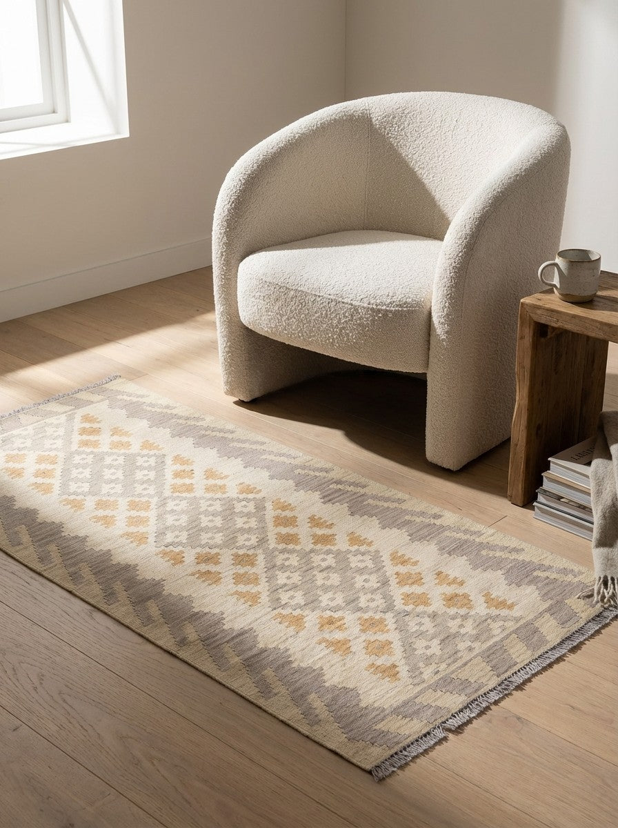 Kelim Gashgai — Handmade, 84x197 cm, Beige, 100% Virgin Wool | Detail view