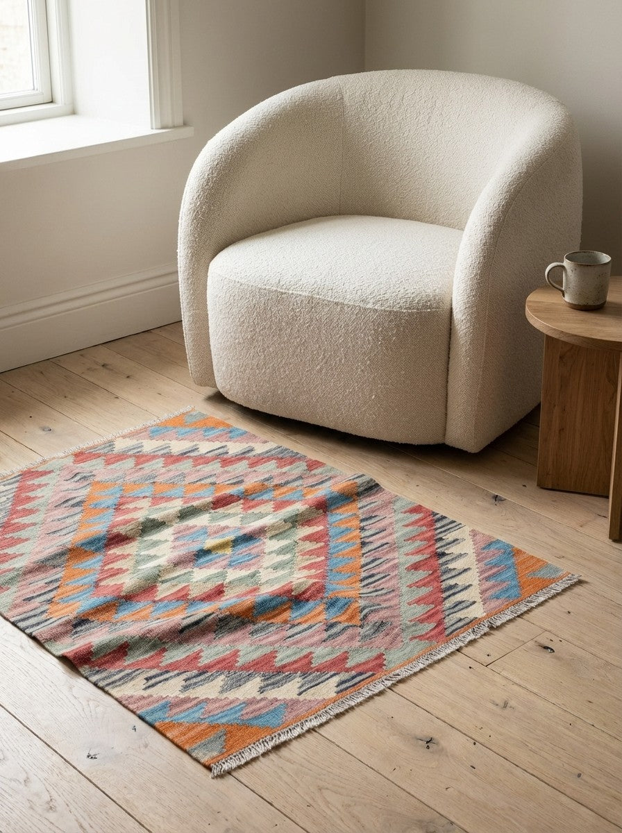 Kelim Gashgai — Handmade, 105x147 cm, Multicolor, 100% Virgin Wool | Detail view
