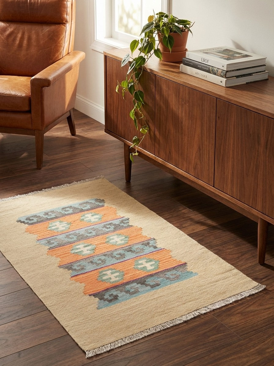 Kelim Gashgai — Handmade, 105x155 cm, Beige, 100% Virgin Wool | Back view