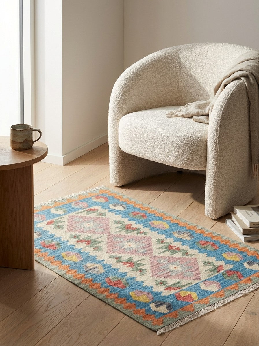 Kelim Gashgai — Handmade, 103x149 cm, Beige, 100% Virgin Wool | Detail view