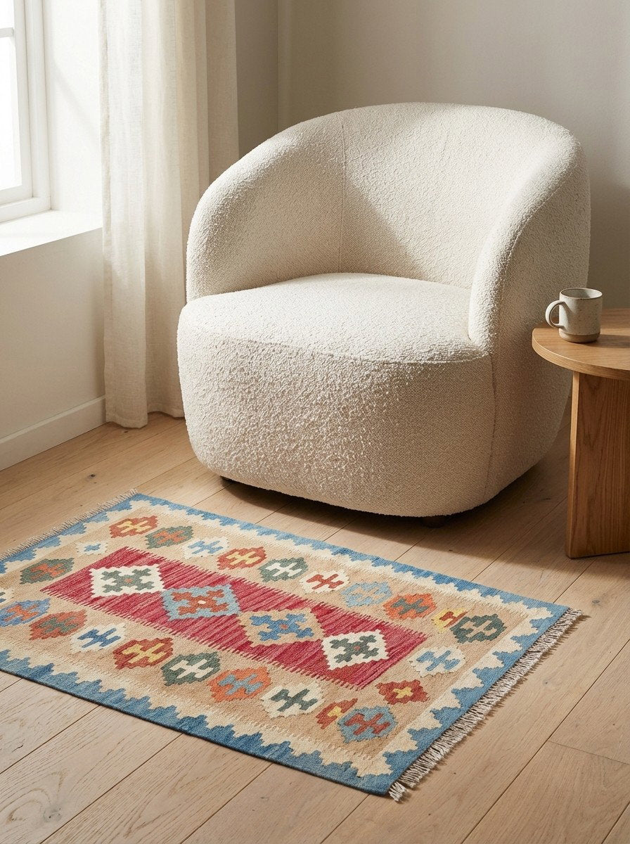 Kelim Gashgai — Handgefertigt, 125x85 cm, Beige, 100% Virgin Wool | Detail view