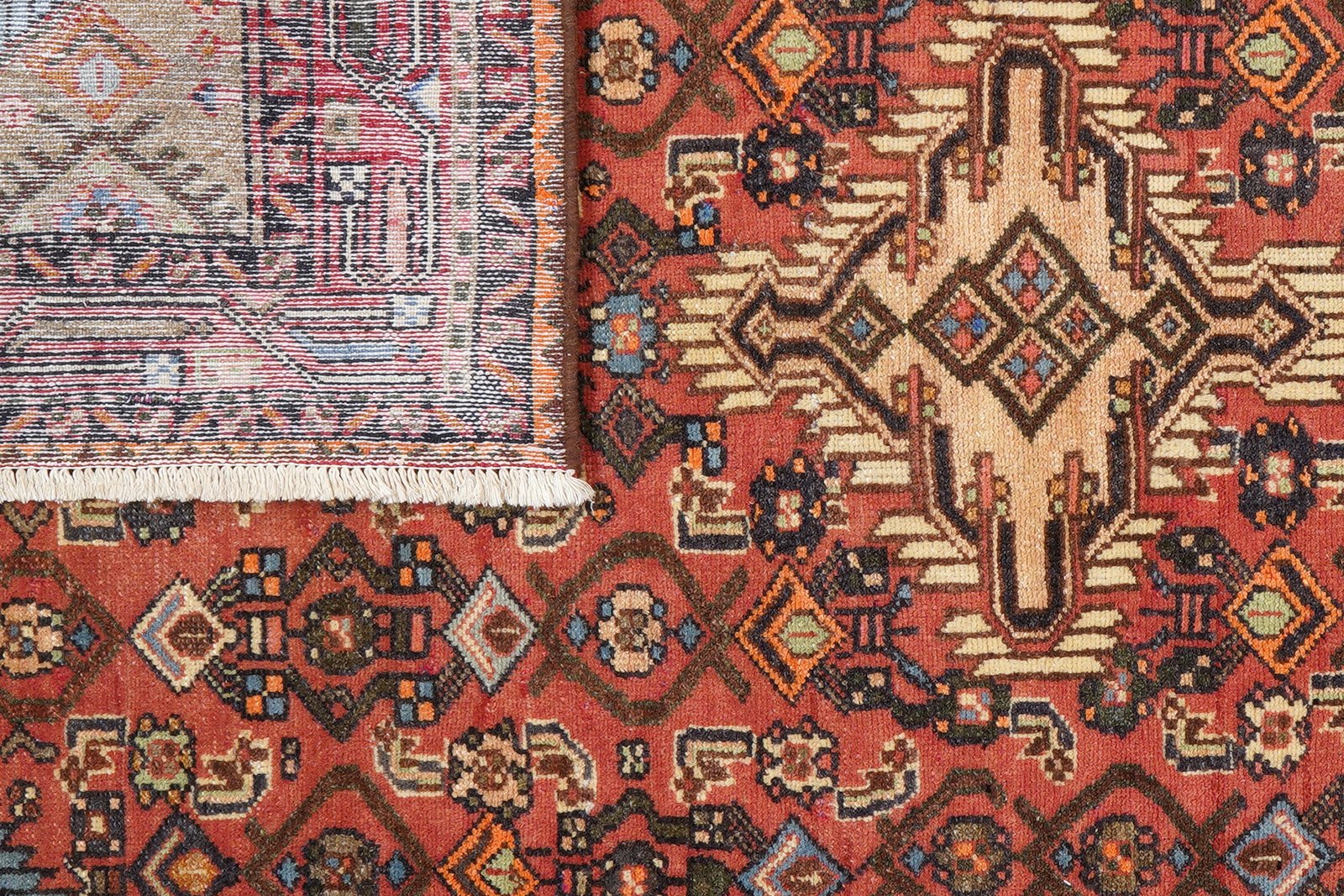 Heritage — Hand-knotted, 126x206 cm, Red, 100% Virgin Wool | View 7