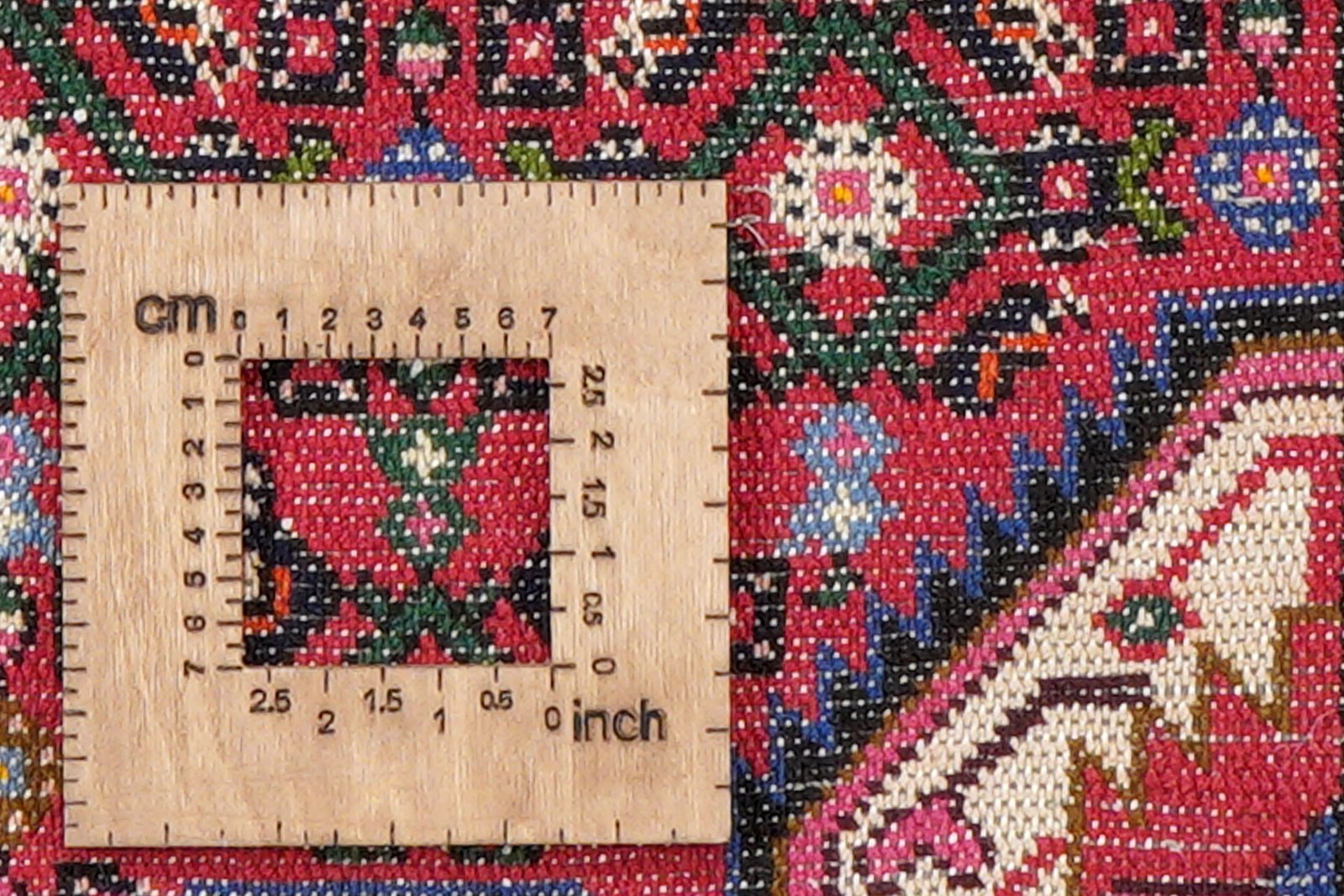 Hosseinabad — Hand-knotted, 155x210 cm, Red, 100% Virgin Wool | View 8